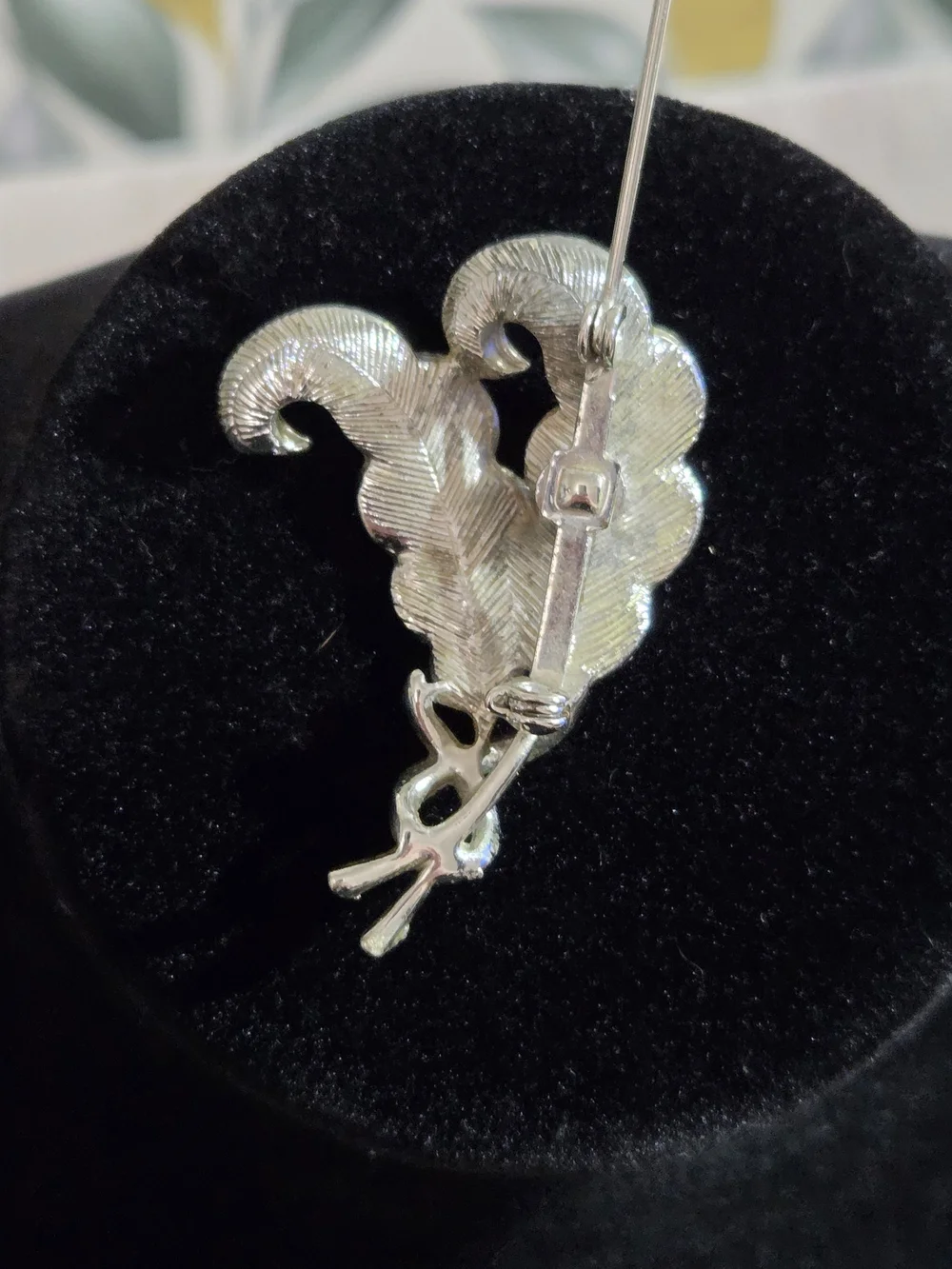 Vintage Silver Tone Brushed Feather Double Leaf Spray Brooch Pin 2